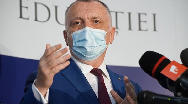 scoala se va face online dupa pragul de 6 la mie cu sau fara vaccin