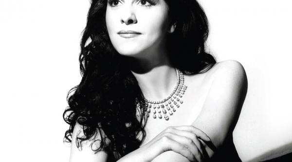 biografia oficiala a sopranei angela gheorghiu va fi lansata in romania printr un eveniment extraordinar la teatrul odeon