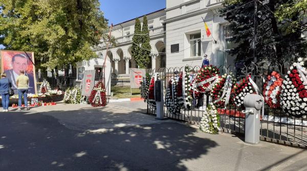 lacrimi regrete zambete si amintiri la poarta stadionului dinamo bucuresti