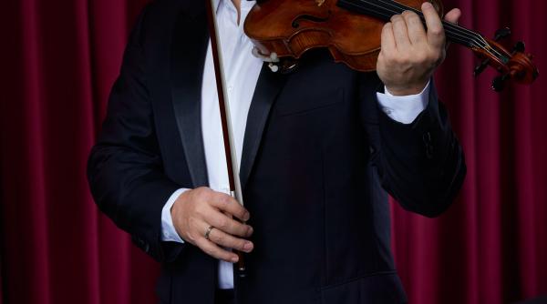 doi mari violonisti ai lumii gil shaham si maxim vengerov incanta publicul din romania cu talentul si viorile lor stradivarius filarmonica din rotterdam si uimitorul dirijor lahav shani in premiera la festivalul enescu