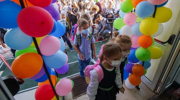 elevii au inceput scoala cu un apel de trezire pentru actuala guvernare