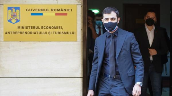 firmele afectate de restrictii mai au de asteptat pana vom avea noi ministri