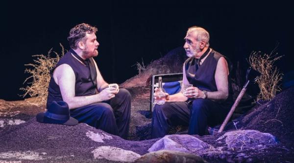 teatrul dramaturgilor romani premiera unui spectacol in regia lui felix alexa