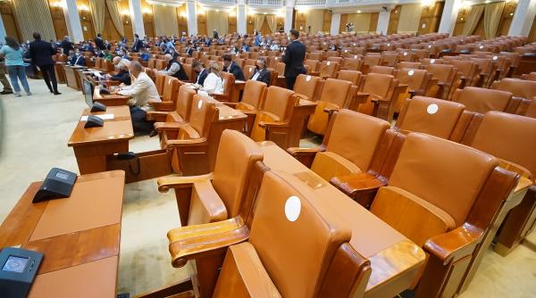 aur anunta intrarea in greva parlamentara