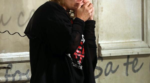 teatrul national radu stanca sibiu triumf rasunator in turneul din basarabia ofelia popii spectatorii din chisinau sunt prietenii nostri familia noastra traiesc fiecare clipa din spectacol cu o savoare care te face sa ii iubesti