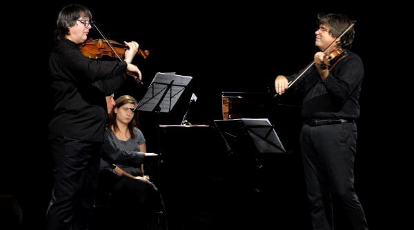 duelul viorilor stradivarius versus guarneri la sala radio din bucuresti pe 30 septembrie
