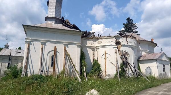 blestemul pamantului inghite bisericile din ratesti