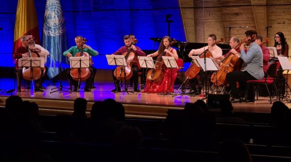 peste 100 de ambasadori si diplomati acreditati la unesco prezenti in publicul concertului de la paris ce a marcat 65 de ani de la aderarea romaniei la unesco