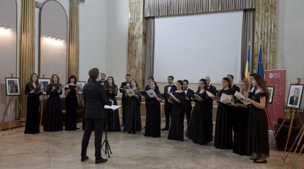 fotografii cu regele mihai i al romaniei intr o expozitie dedicata centenarului majestatii sale