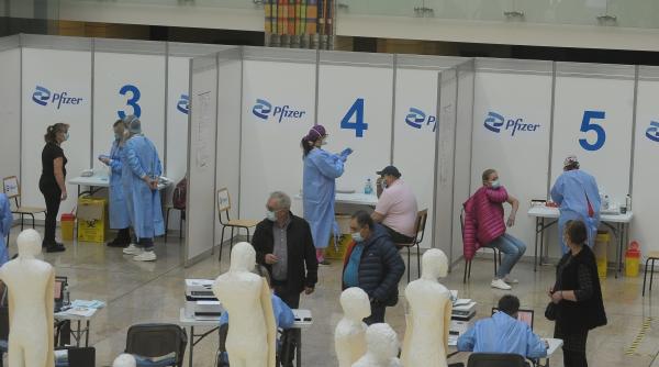 florin citu viziteaza doua centre de vaccinare din capitala