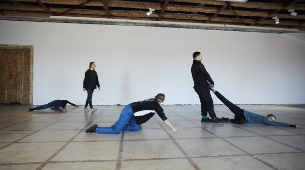 izolare intr o serie de stari liminale despre fenomenul izolarii si istoria complexa a cladirii malmaison