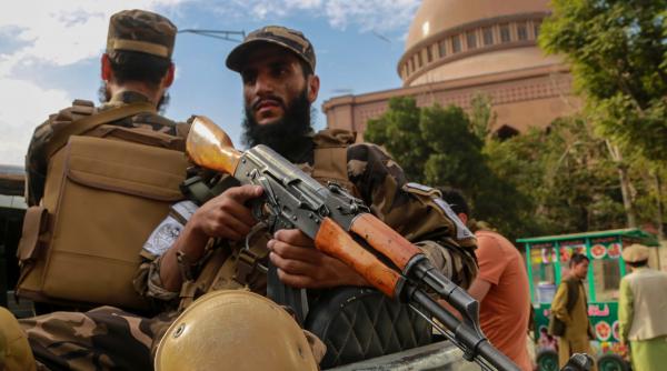 vanatoare afgana de vrajitoare talibanii i au trecut pe homosexuali pe lista mortii