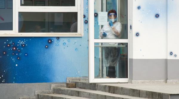 sindicatele asteapta eliminarea obligativitatii vaccinarii profesorilor