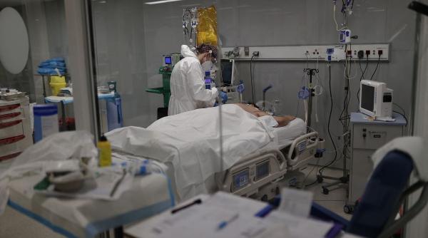 situatia paturilor la ati pentru pacientii cu covid 19 cate locuri sunt disponibile la terapie intensiva