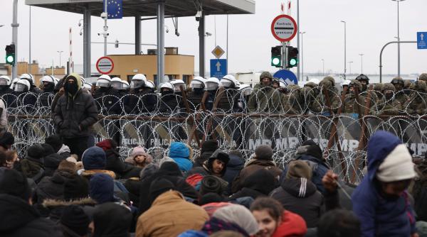 situatie grava la frontiera poloniei autoritatile au folosit tunuri de apa impotriva migrantilor care aruncau cu pietre