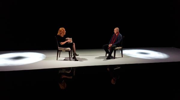 cand intrati dumneavoastra pe scena parca intra mai multi