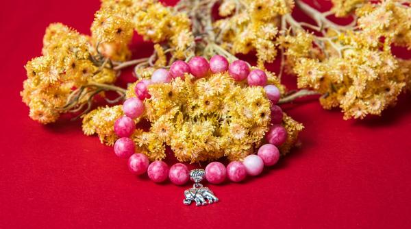 cele mai elegante modele de bratari cu pietre semipretioase pentru dama