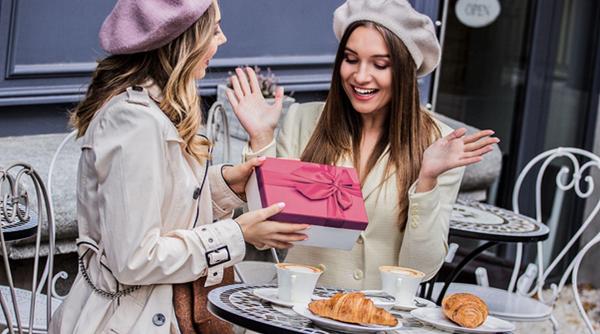 ce cadouri de sarbatori prefera romanii