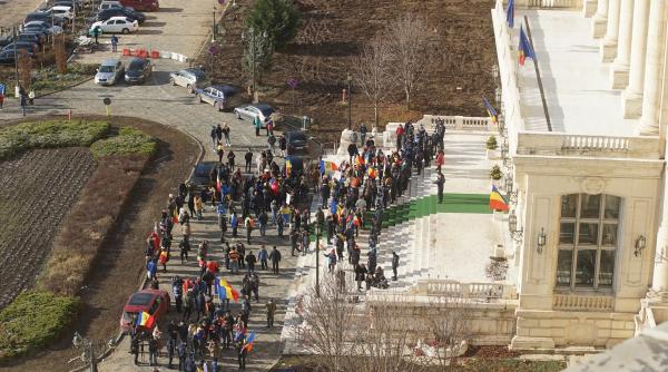 masinile ambasadorilor japoniei si sua in romania au fost vandalizate in curtea senatului surse