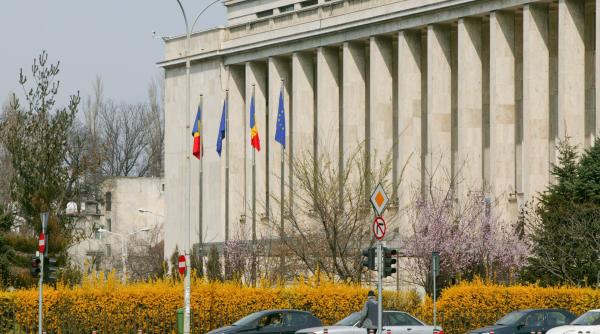 angajati din sectorul public sanatate si politie protesteaza in fata guvernului si a parlamentului