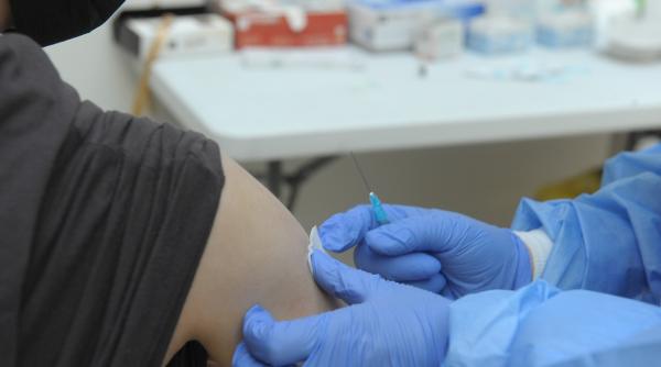 un spital din israel va administra a patra doza de vaccin anti covid 19 ca parte a unui test clinic