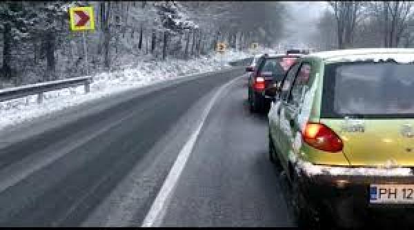 trafic rutier de cosmar pe valea prahovei unde s au format coloane de masini