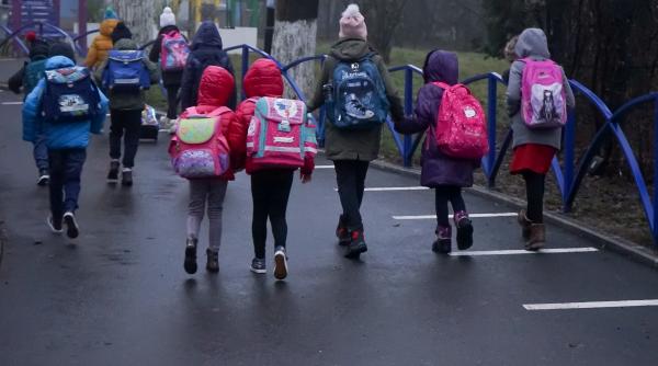 cnsu scolile nu se mai inchid in functie de vaccinarea profesorilor ci de gradul de ocupare a paturilor covid din spitale