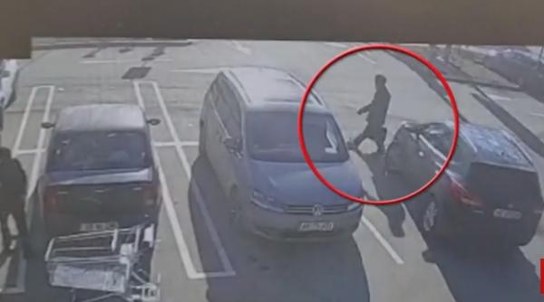 un barbat de 81 de ani a fost calcat de o masina in parcarea unui supermarket din alba iulia