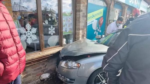 accident cumplit la petrosani o fetita de 6 ani a fost lovita de o masina pe trotuar soferul a murit