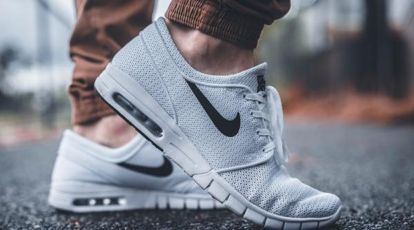 nike suspenda relatia cu greenwood din cauza acuzatiilor de agresiune la adresa fotbalistului