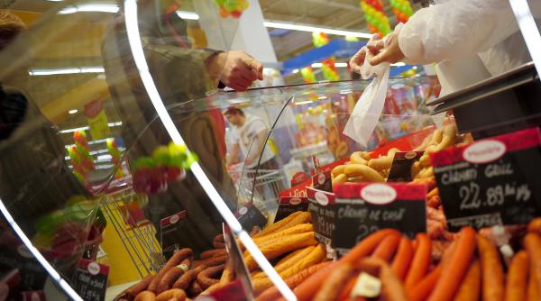 mancare expirata si legume stricate gasite de anpc intr un supermarket din chiajna