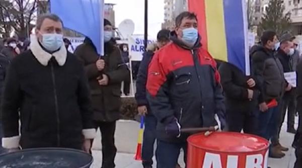 miting de protest in fata guvernului al sindicatelor din industria metalurgica
