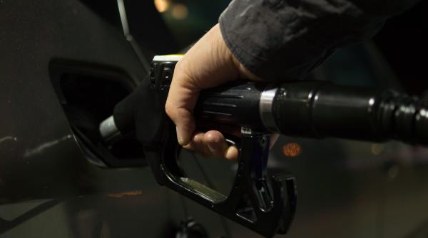 Prețurile carburanților ating cote ALARMANTE. La ce trebuie să se aștepte românii care au mașini