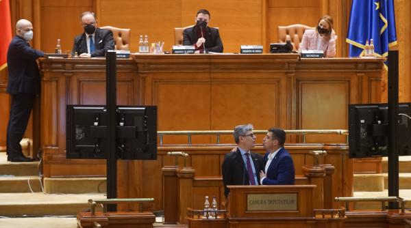 procurorii au deschis dosar pentru ultraj si tulburarea ordinii dupa scandalul din parlament
