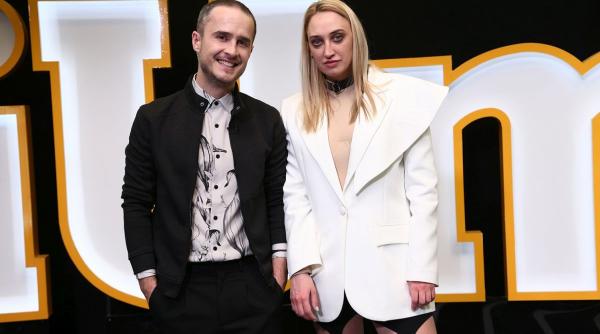 schimbare de prezentator la iumor a aparut si un al patrulea jurat surpriza