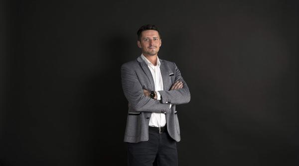 arhitectura cristalizator al societatii moderne