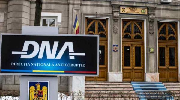 inspectori antifrauda acuzati de luare de mita de la administratorii unor firme