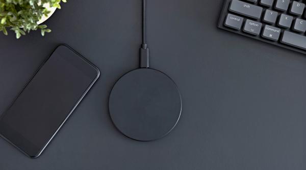 6 gadgeturi si accesorii utile pe care sa le ai la indemana pe birou