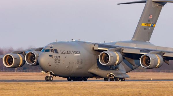 sua transfera trupe si aeronave militare in estul europei in contextul crizei cu rusia