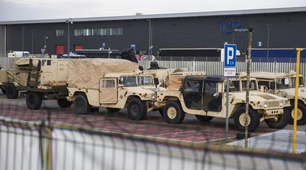 pentagonul anunta trimiterea a 7 000 de soldati americani in europa