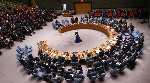 rusia a blocat prin veto in consiliul de securitate onu un proiect care critica interventia militara