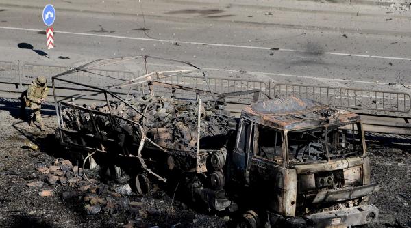 kremlinul furios putin oprit de cocktailurile molotov ale ucrainenilor