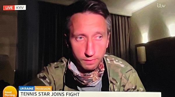 jucatorul de tenis ucrainean sergiy stakhovsky s a intors in tara pentru a lupta impotriva invaziei ruse