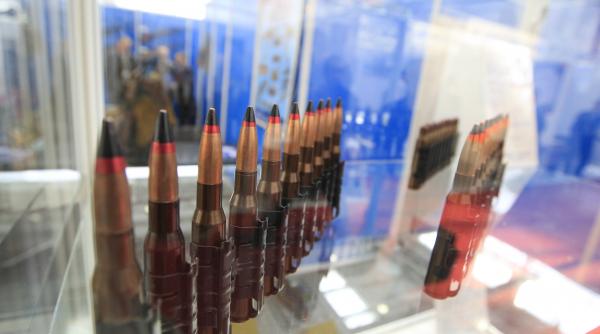 angajatii de la carfil brasov si au cerut in strada salariile