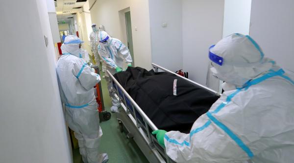 studiu 120 000 de romani morti din cauza covid in perioada 2020 2021