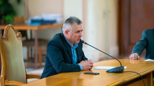 miscari de trupe in parlament un deputat pnl trecut nitel pe la independenti s a afiliat la grupul aur