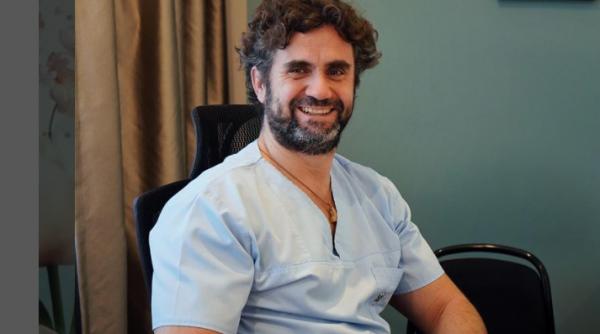 dr andreas vythoulkas pleaca doi si se intorc trei sau patru