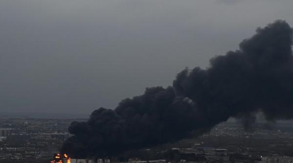 update fortele ruse au lovit tinte militare din orasul liov incendiu de proportii la o instalatie petroliera