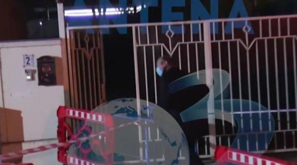 traian basescu a ajuns in bucuresti fostul presedinte se pregateste sa elibereze vila de protocol