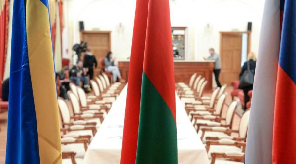 negocierile de pace rusia ucraina s au reluat moscova pozitiile noastre privind crimeea si donbas nu s au modificat